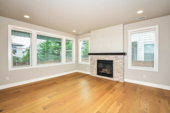 Photo - FOR RENT- AVAILABLE NOW! -  Modern 4-Bedroom Home with A/C in Bothell's Grove North Community