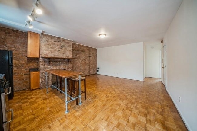 218 Newark Ave
