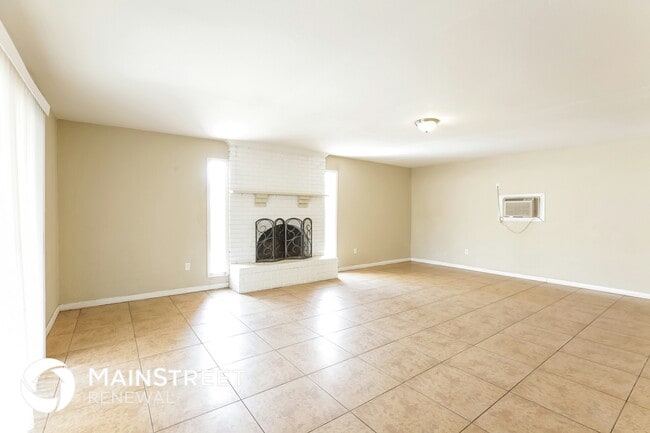 Photo - 5311 W Holly St