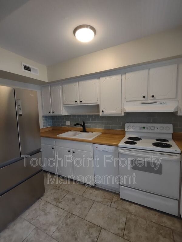 Photo - 910 McAlway Rd Unit Apt D