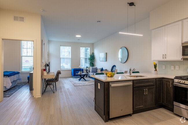 1BR, 1BA - 756SF