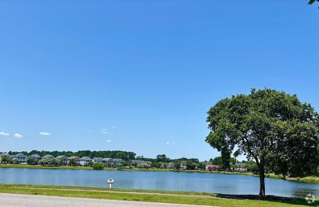 Building Photo - Beautiful 3-Bedroom, 3.5-Bath Townhome in ...
