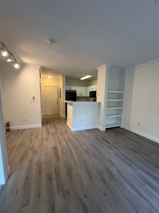 Photo - 202 E South St Unidad 1038