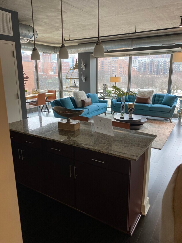 Photo - 611 S Wells St (Chicago, IL)