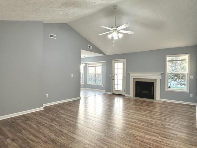 Photo - 1002 Coalport Rd