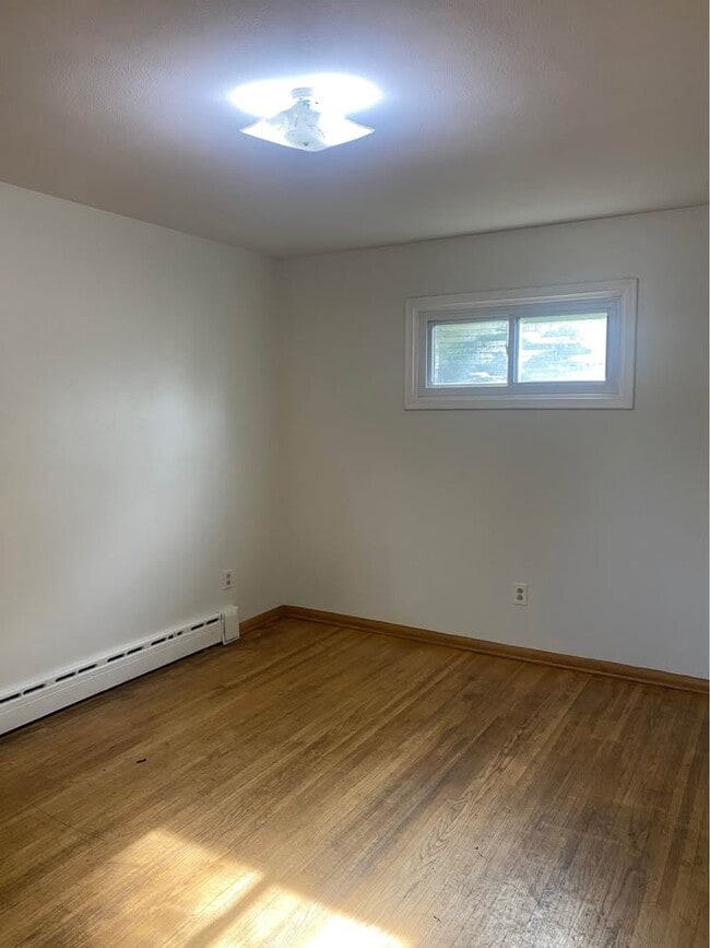 Photo - 205 9th St S