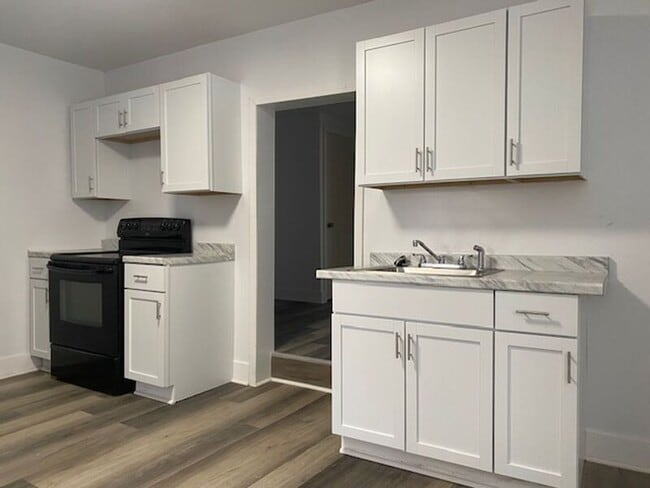 Photo - 124 S Chillicothe St