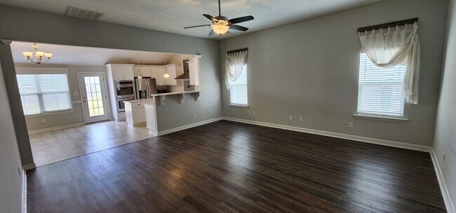 Photo - 3 Bedroom 2 bath Across the street from Fo...