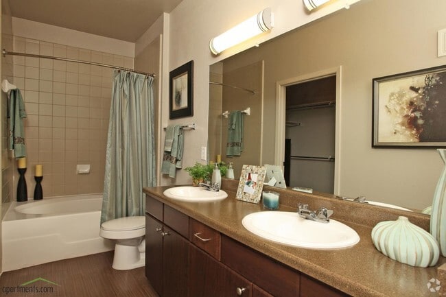 Baño - Villages at Domain