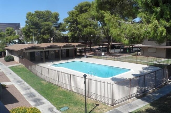 Photo - 605 S Royal Crest Cir Condo Unit 4