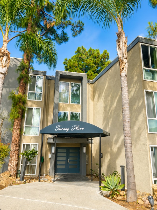 Building Photo - 1 bedroom condo in gated community near SDSU!