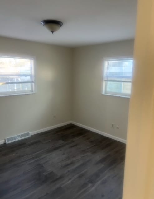 Photo - 4917 Sidney St