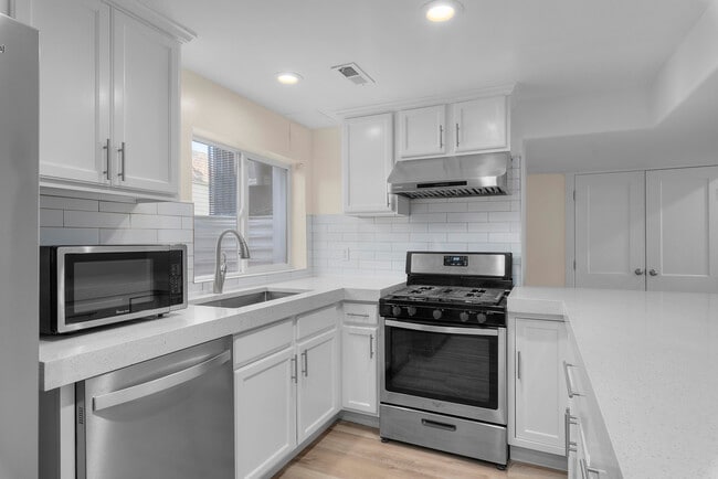 Building Photo - 10454 S Golden Willow Dr Unit GW - Basement