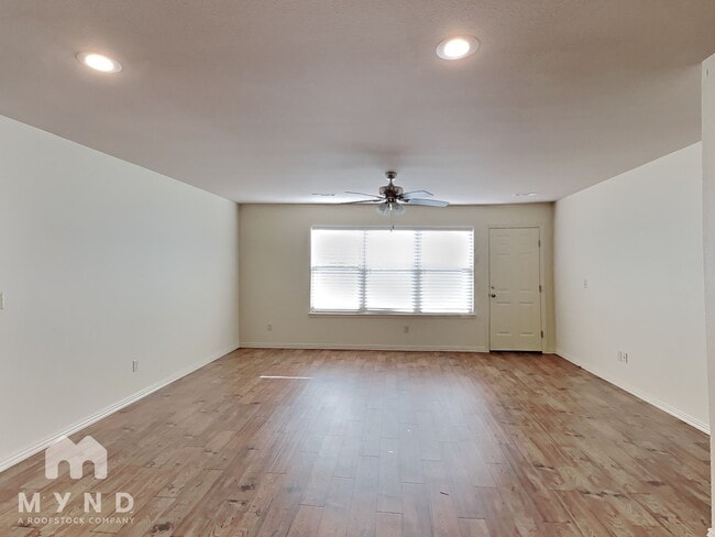 Photo - 311 E Thurman St