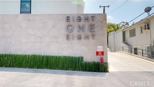 Building Photo - 818 N Doheny Dr Unit 908