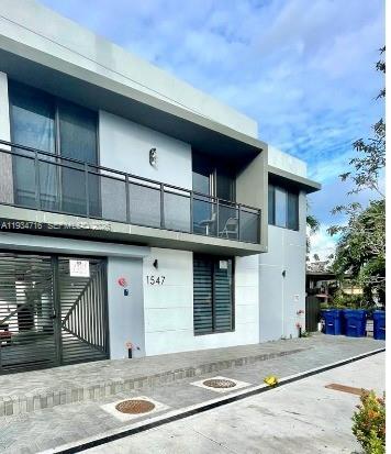 Building Photo - 1547 NW 2nd St Unit 105