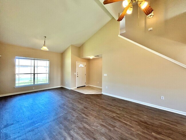 Photo - Beautiful 4BR 2.5BA with High Ceilings & H...