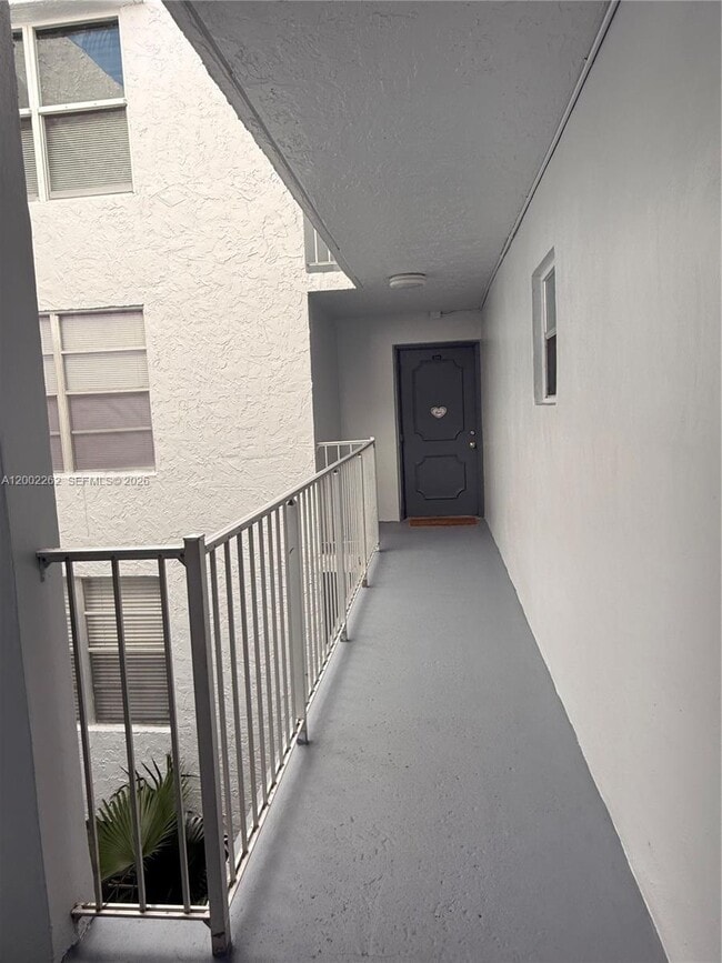 Photo - 9440 Live Oak Pl Unit 304