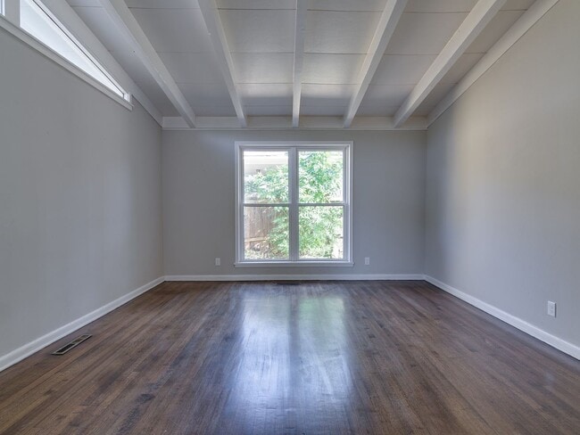 Photo - Beautifully Renovated 3BR/2B Home in Great Location!!