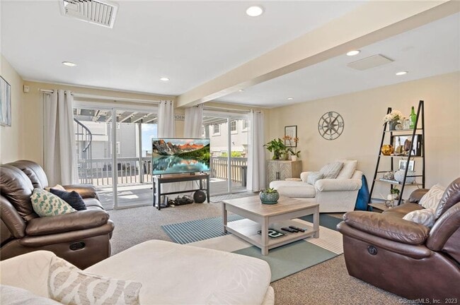 Photo - 210 Broadway