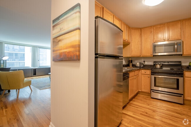 1BR, 1BA - 750SF