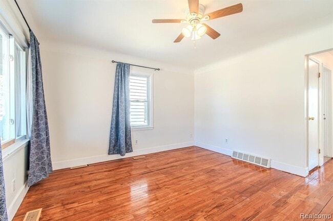 Photo - 1216 E George Ave