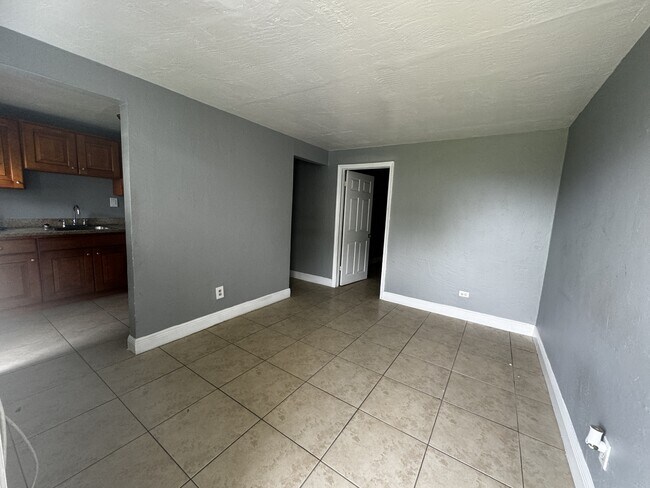 4017 SW 24th St Unidad 3