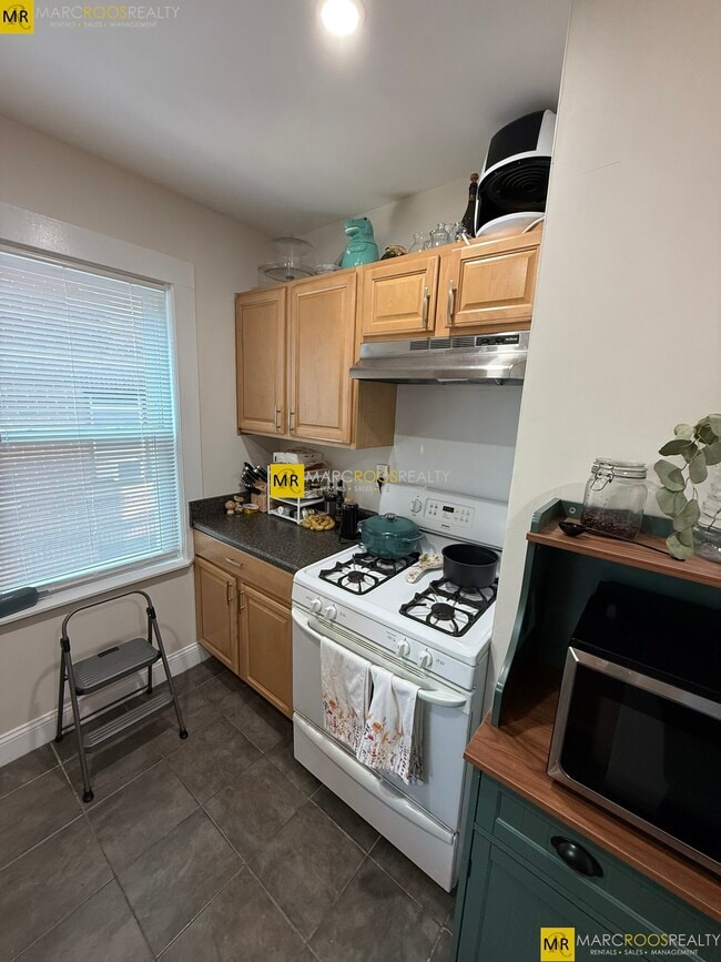 Photo - 397 Broadway