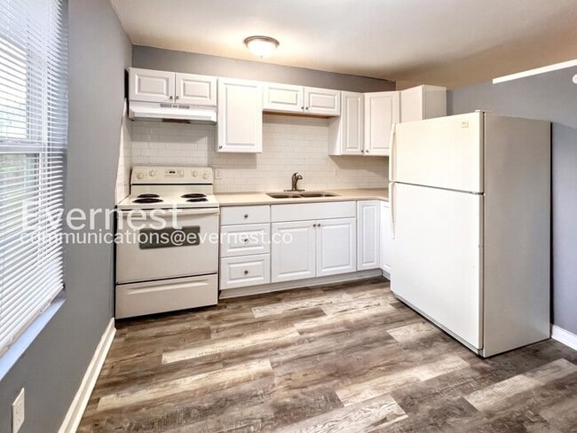 Photo - 40 Hiland Pl Unit B