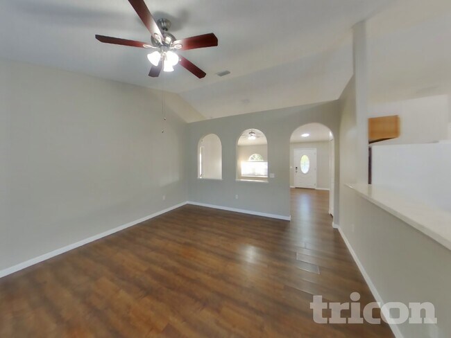 Photo - 9297 Oak Grove St