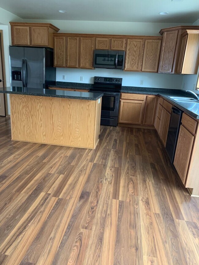 Photo - 550/552 Alyssa St Unit 552 Duplex