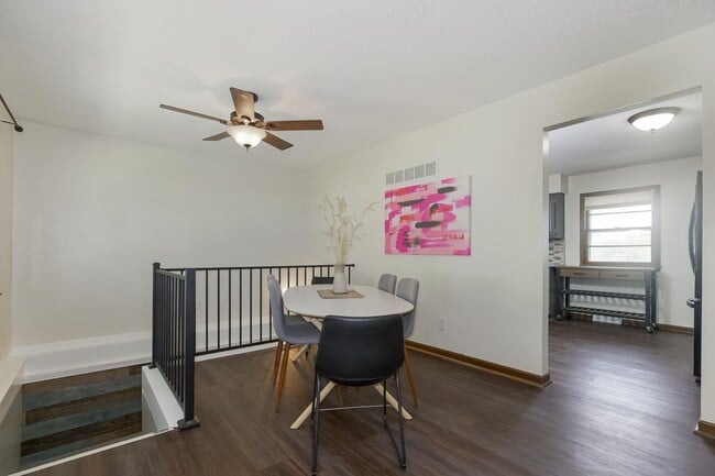 Photo - 300 SE Chicago St