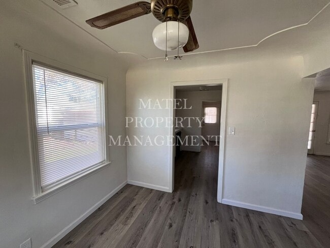 Photo - Move in Special see Ad