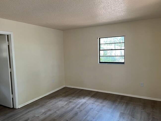 Photo - Annual 3 Bedroom 2 bath Duplex $1,795 a month