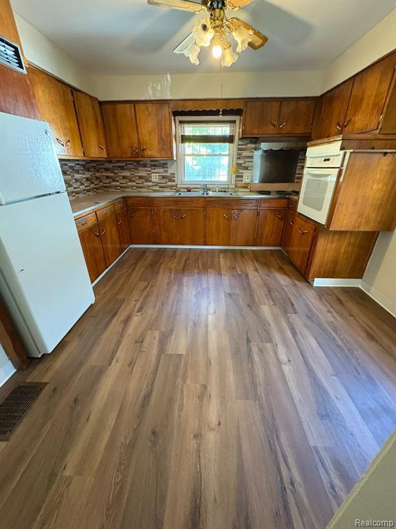 Photo - 1701 Park St