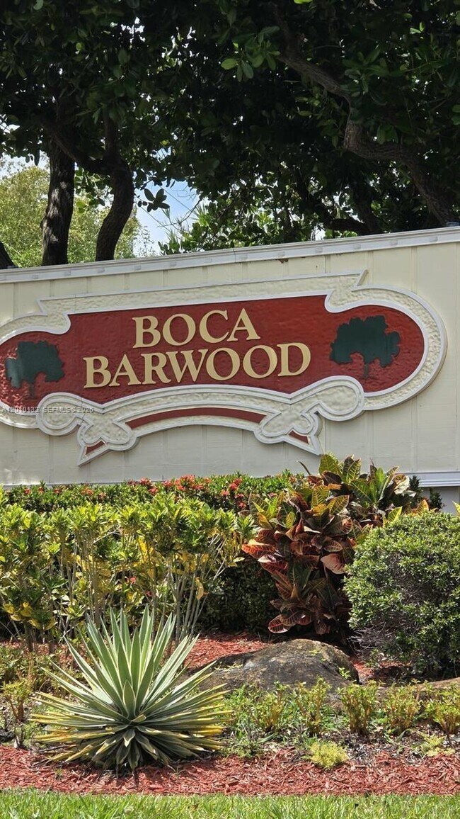 23305 Barwood Ln N Unit 207