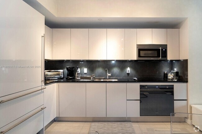 Building Photo - 1010 Brickell Ave Rental