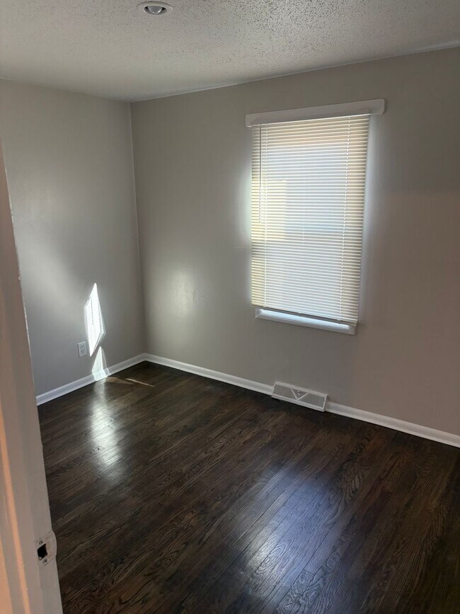 Photo - Large 3 bedroom house available