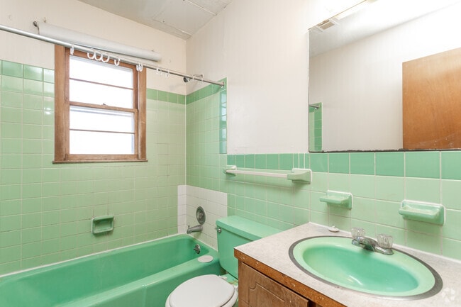 1BR - Bathroom