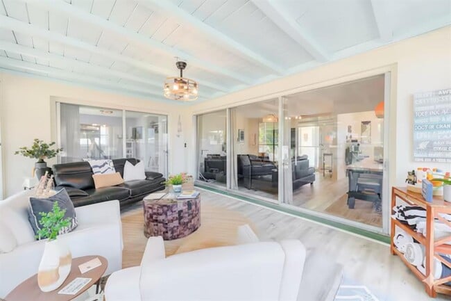 Photo - 14283 Sharon Dr