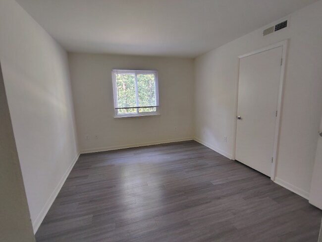 Building Photo - 600 Reusens Rd Rental