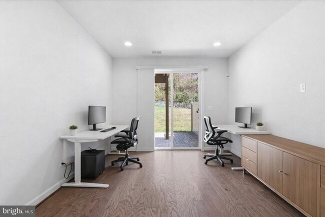 Building Photo - 4537 Plateau Dr