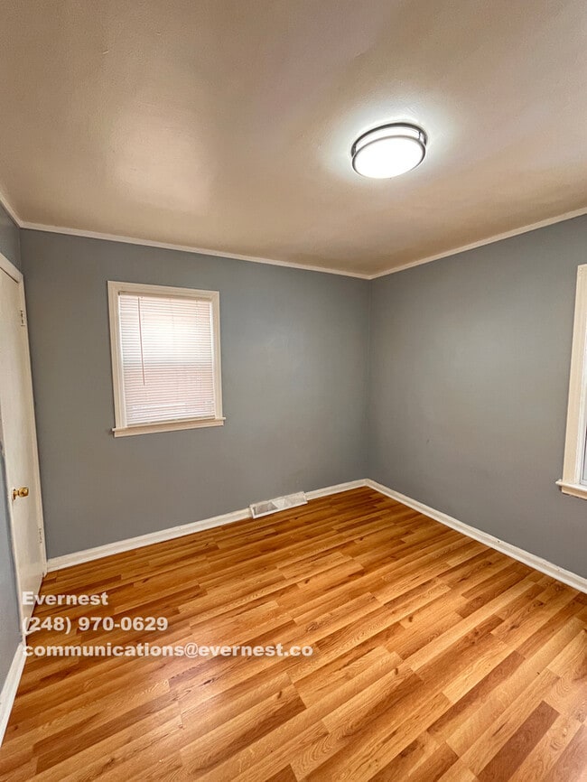 Photo - 8640 Chalmers Ave