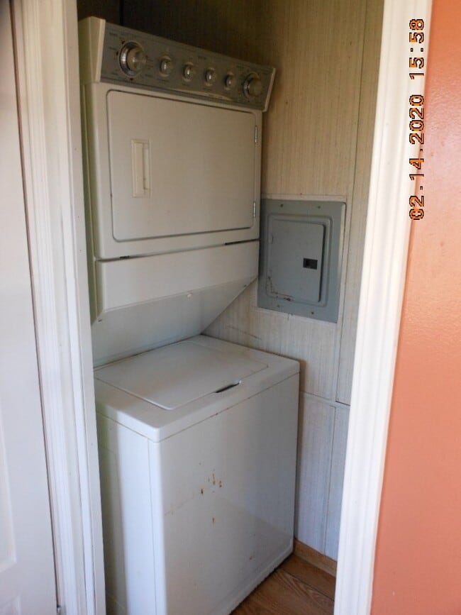 Photo - 450 Santa Anna St