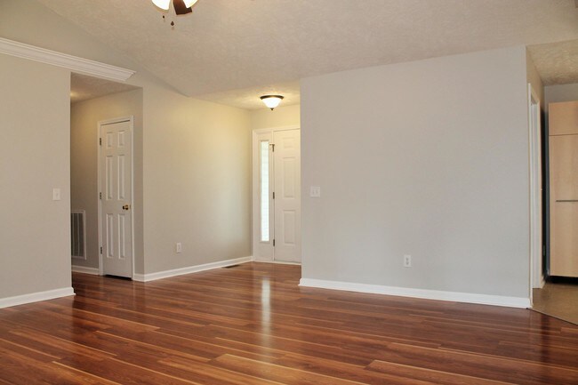 Photo - 289 Firetree Ln