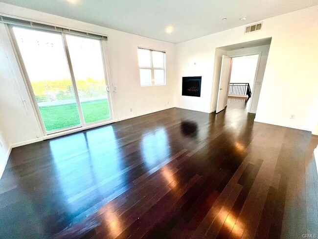 Photo - 5698 Como Cir