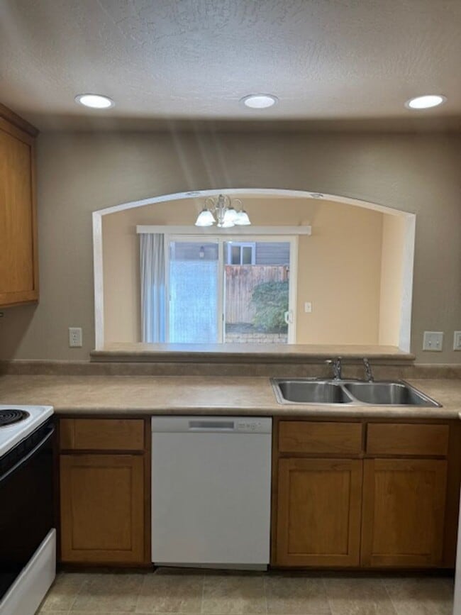 Photo - COME HOME TO COMFORT TO THIS 3 BEDROOM HOM...