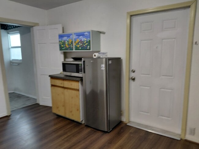 Private Entranceway Door - 5720 24th St W Unit Apt