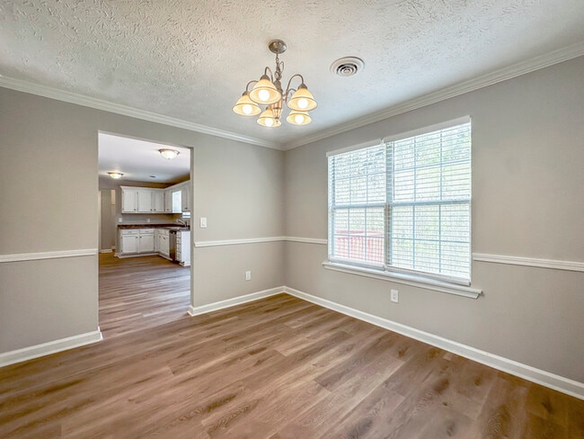 Photo - 2752 Fairburn Rd SW