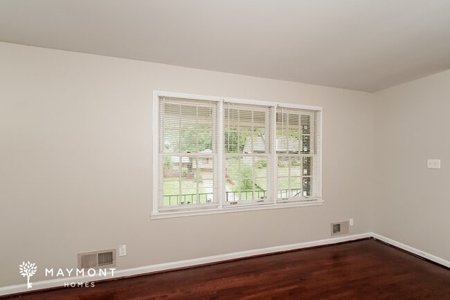 Photo - 900 Glenvalley Dr